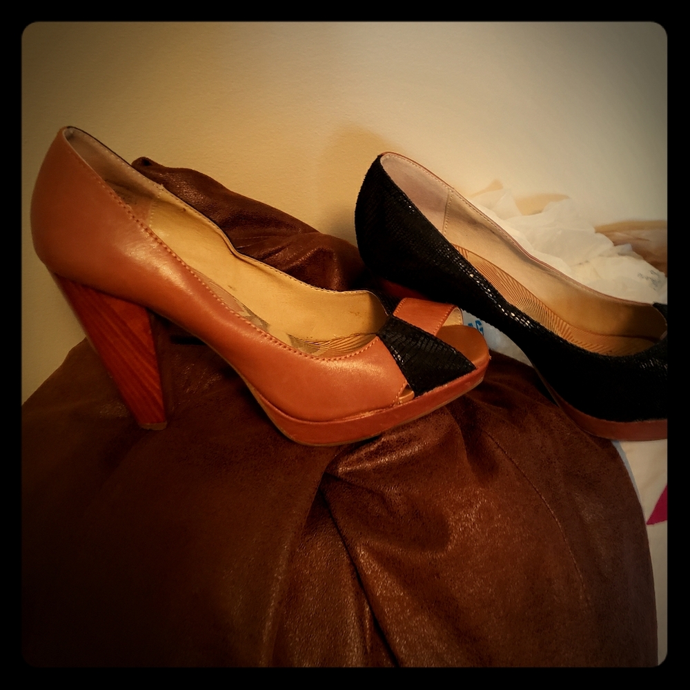 Ladies shoes.